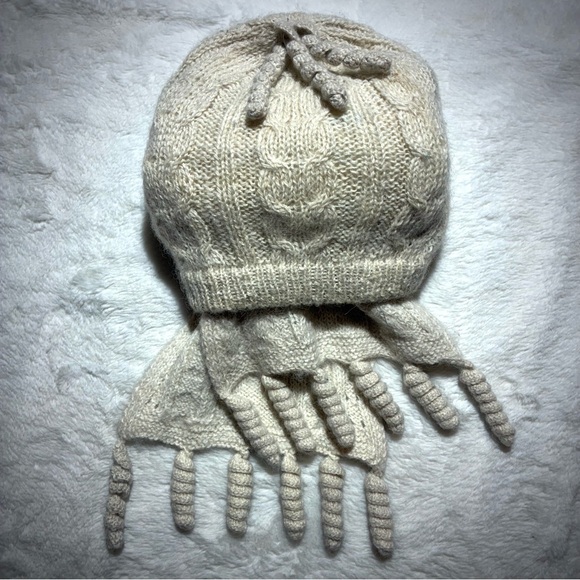 Hand Crafted Accessories - Hand Made from Peru, Beanie and Scarf Set